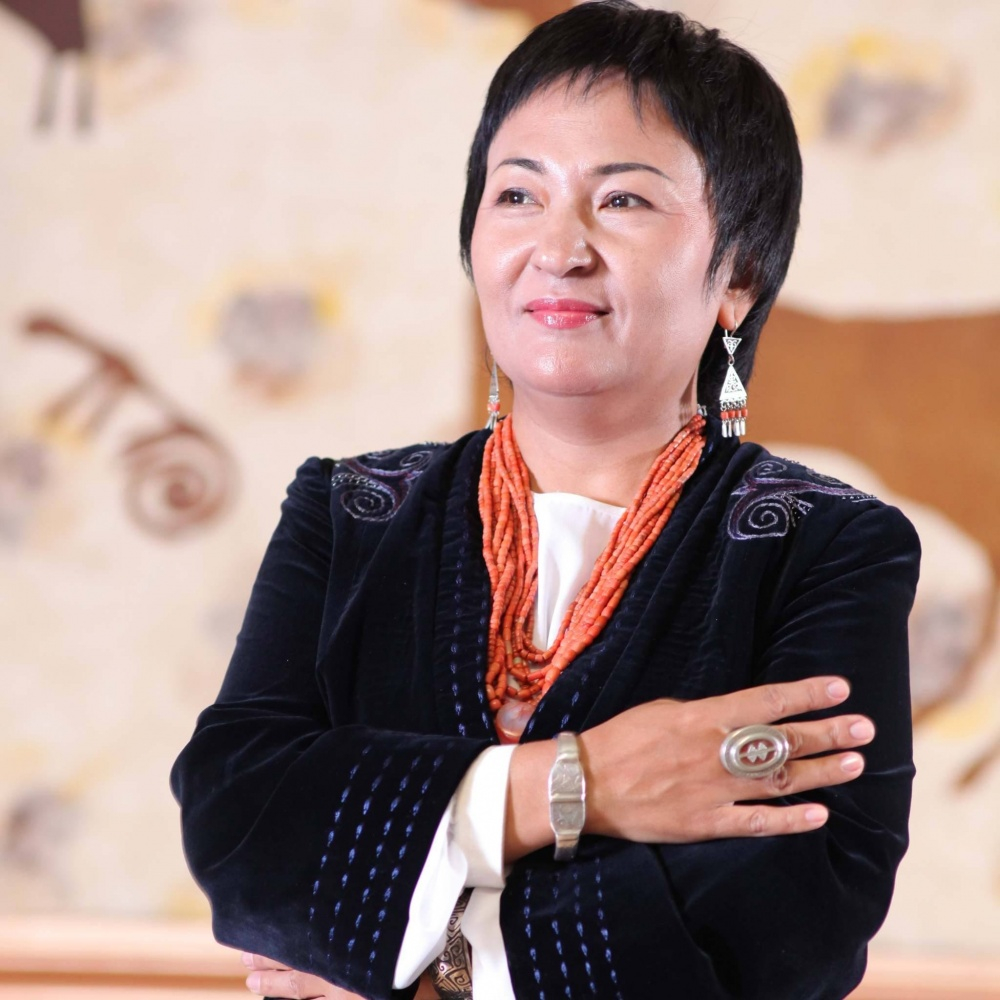 Камила Талиева недовольна, что депутатов не рассаживают на почетных местах