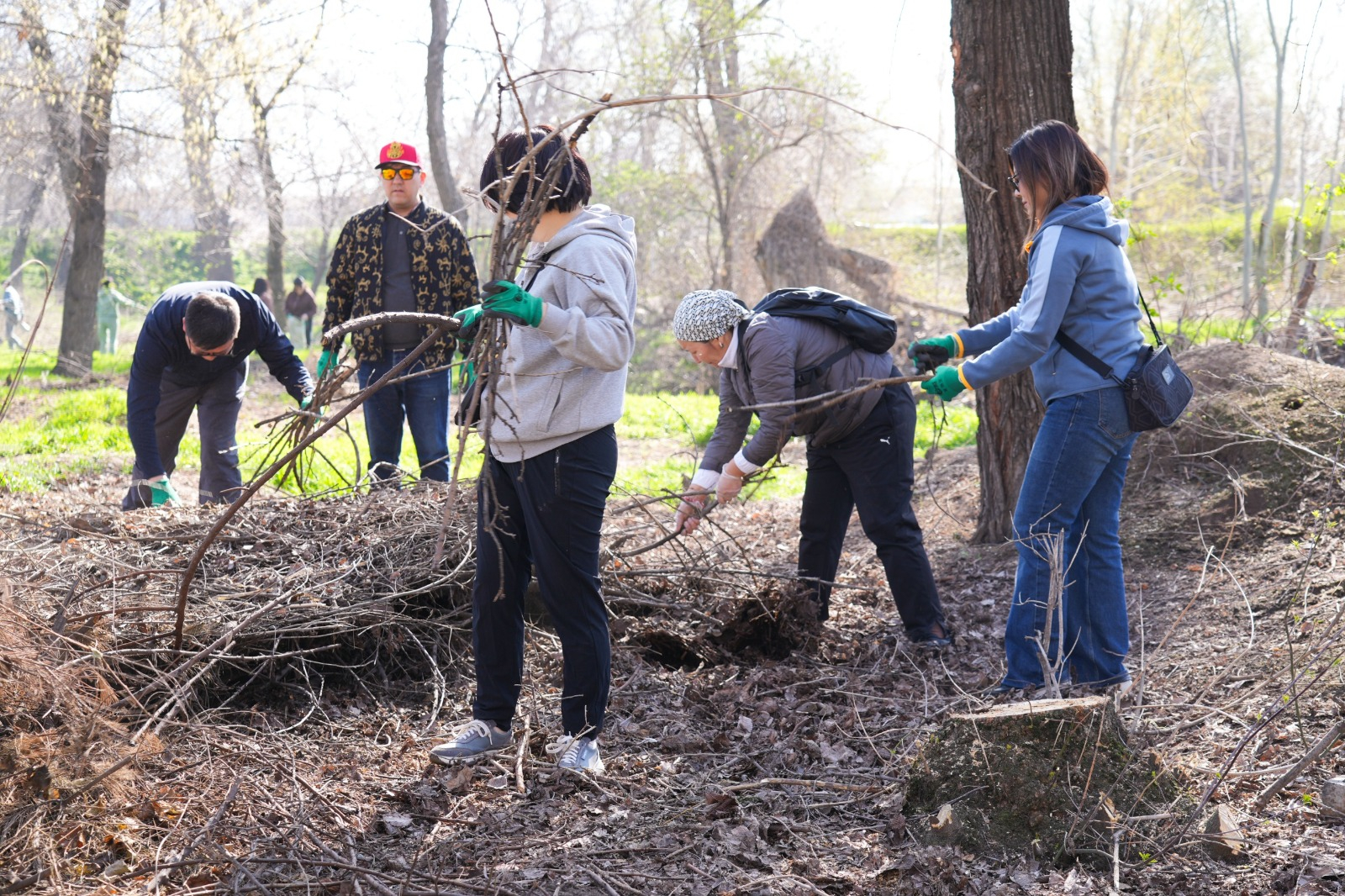 Мэрия Бишкека призывает горожан присоединиться к субботнику